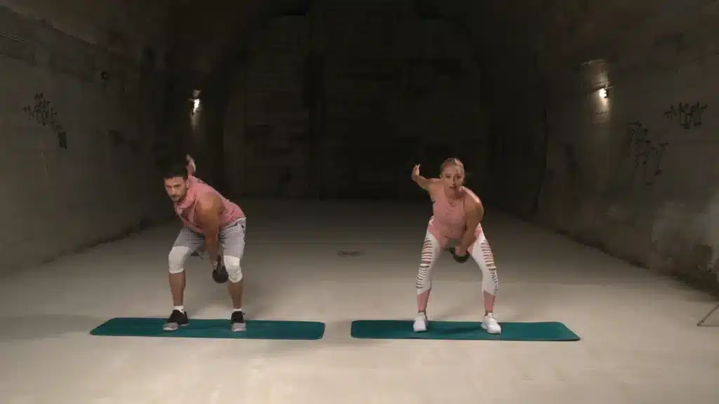 Single-Arm-Alternating-Kettlebell-Swing-0-19-screenshot-1 Single-Arm-Alternating-Kettlebell-Swing-0-19-screenshot-1