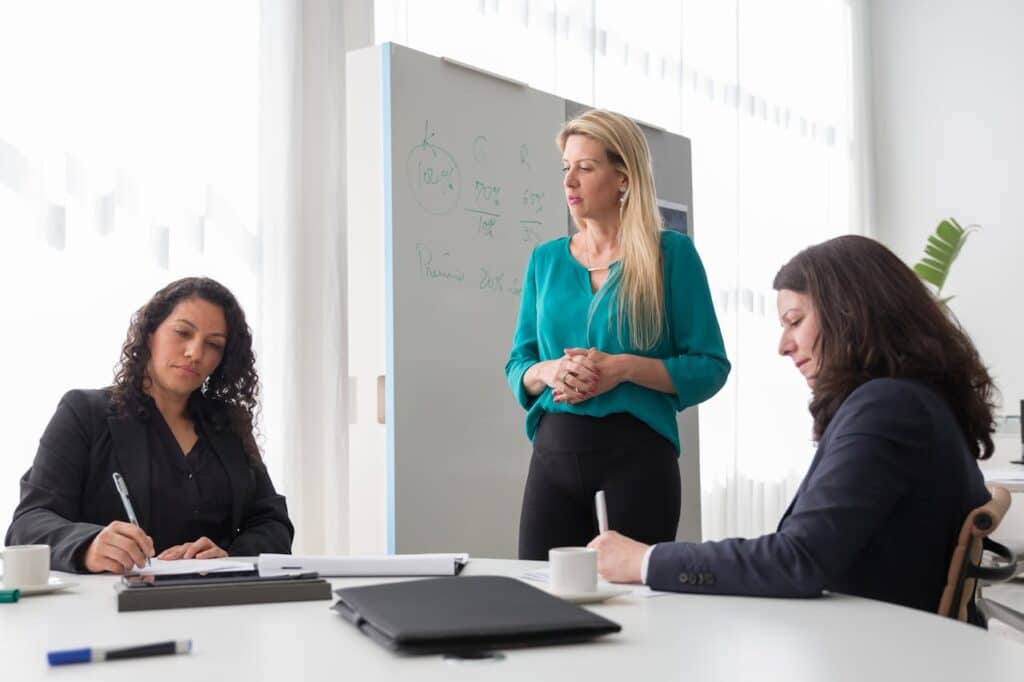 A leader in dialogue with colleagues - how internal stability creates an atmosphere of trust
