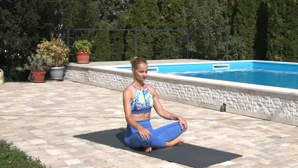 Ad-In-01-easy-pose