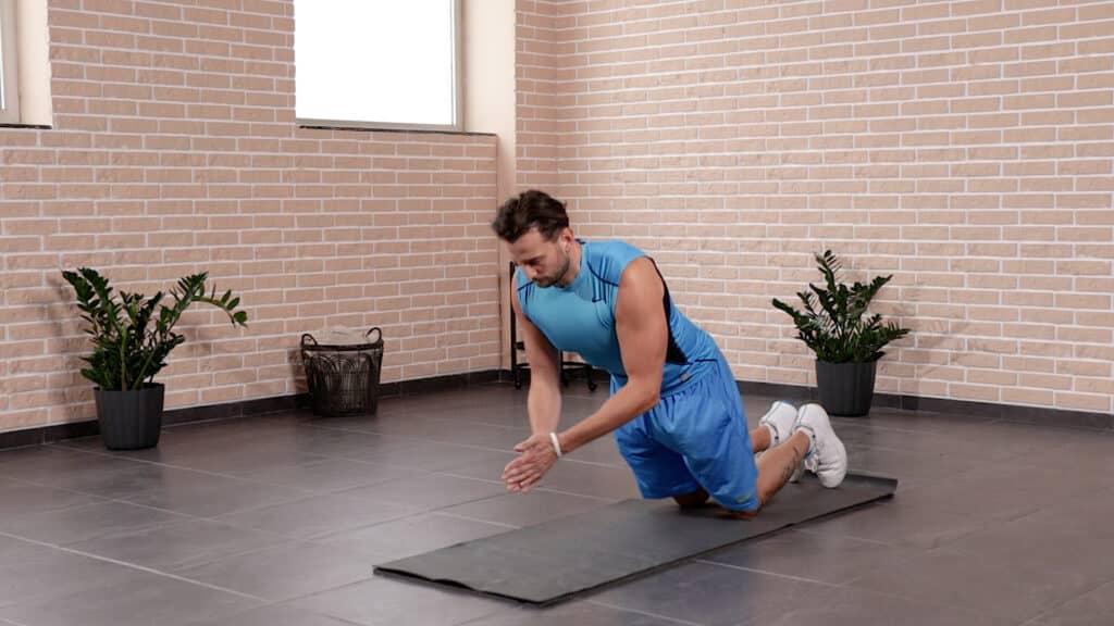 am_ch_05_kneeling_clap_pushup.00_00_08_09.Still001