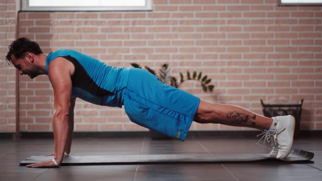 am_ch_13_wide_pushup.00_00_15_18.Still001