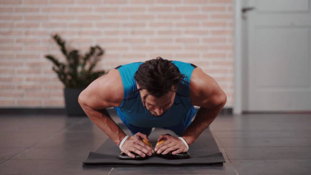 am_ch_53_kb_diamond_pushup.00_00_06_05.Still001