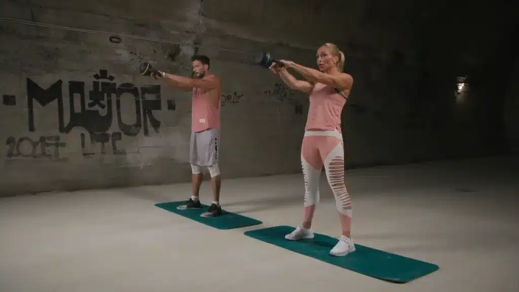 Kettlebell-Russian-Swing-0-37-screenshot Kettlebell-Russian-Swing-0-37-screenshot