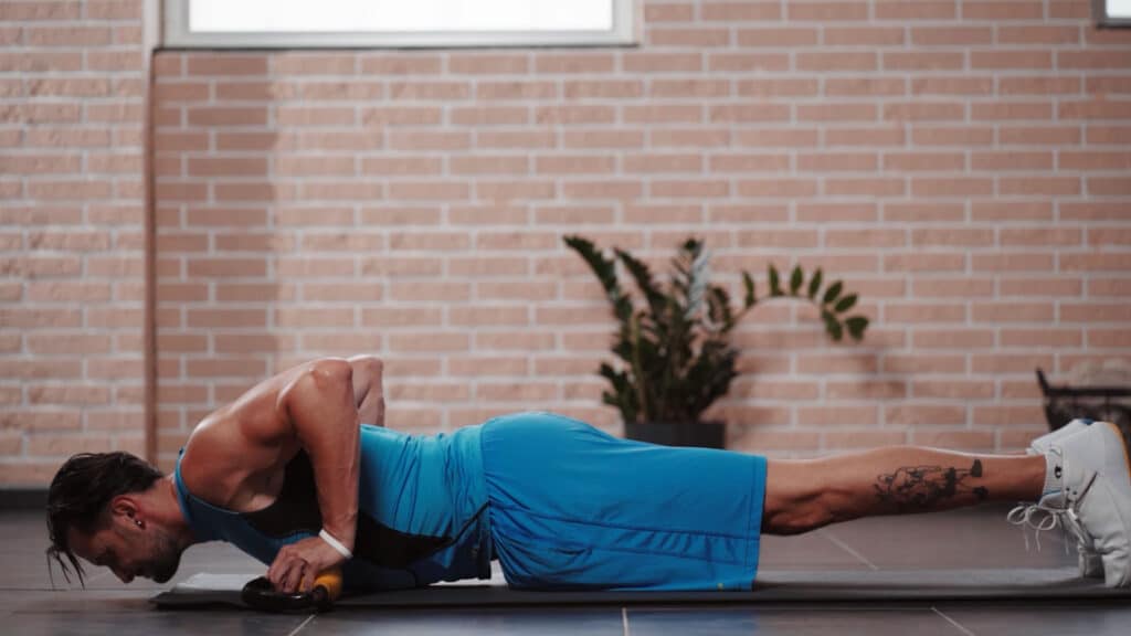 am_ch_51_kb_pushup.00_00_17_08.Still002-1 am_ch_51_kb_pushup.00_00_17_08.Still002-1