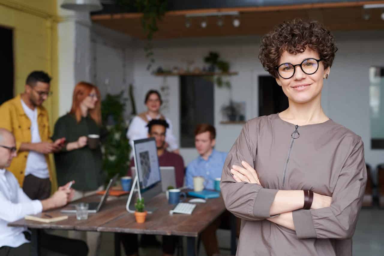 Who Leads The Leader? Inside-Out Leadership Guide